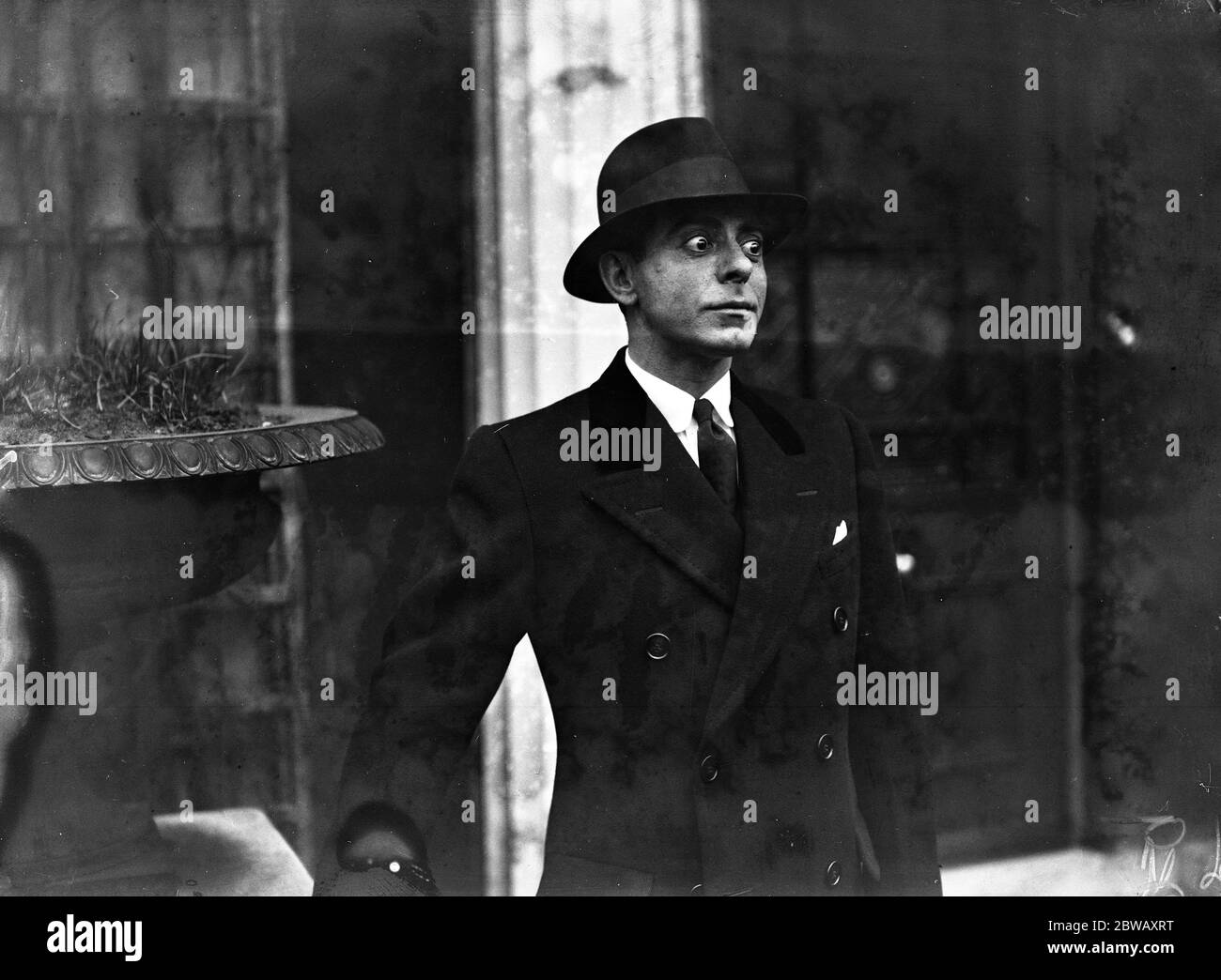 American entertainer , Eddie Cantor , on his visit it to London . 3 January 1935 Stock Photo