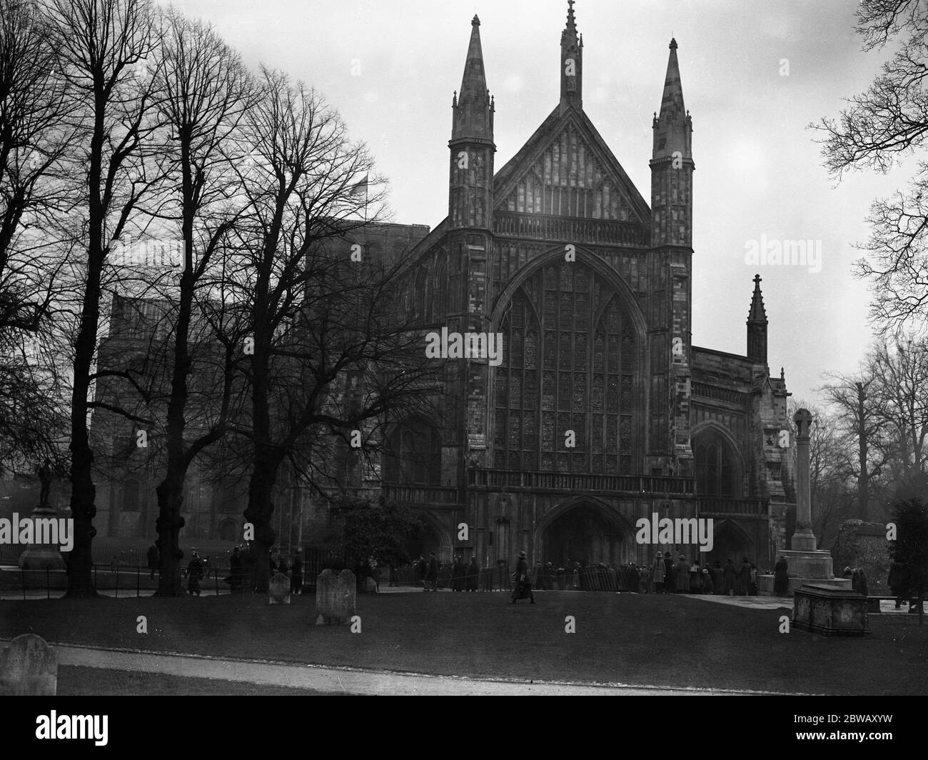 The exterior of Winchester Cathedral . 5 January 1924 Stock Photo Alamy