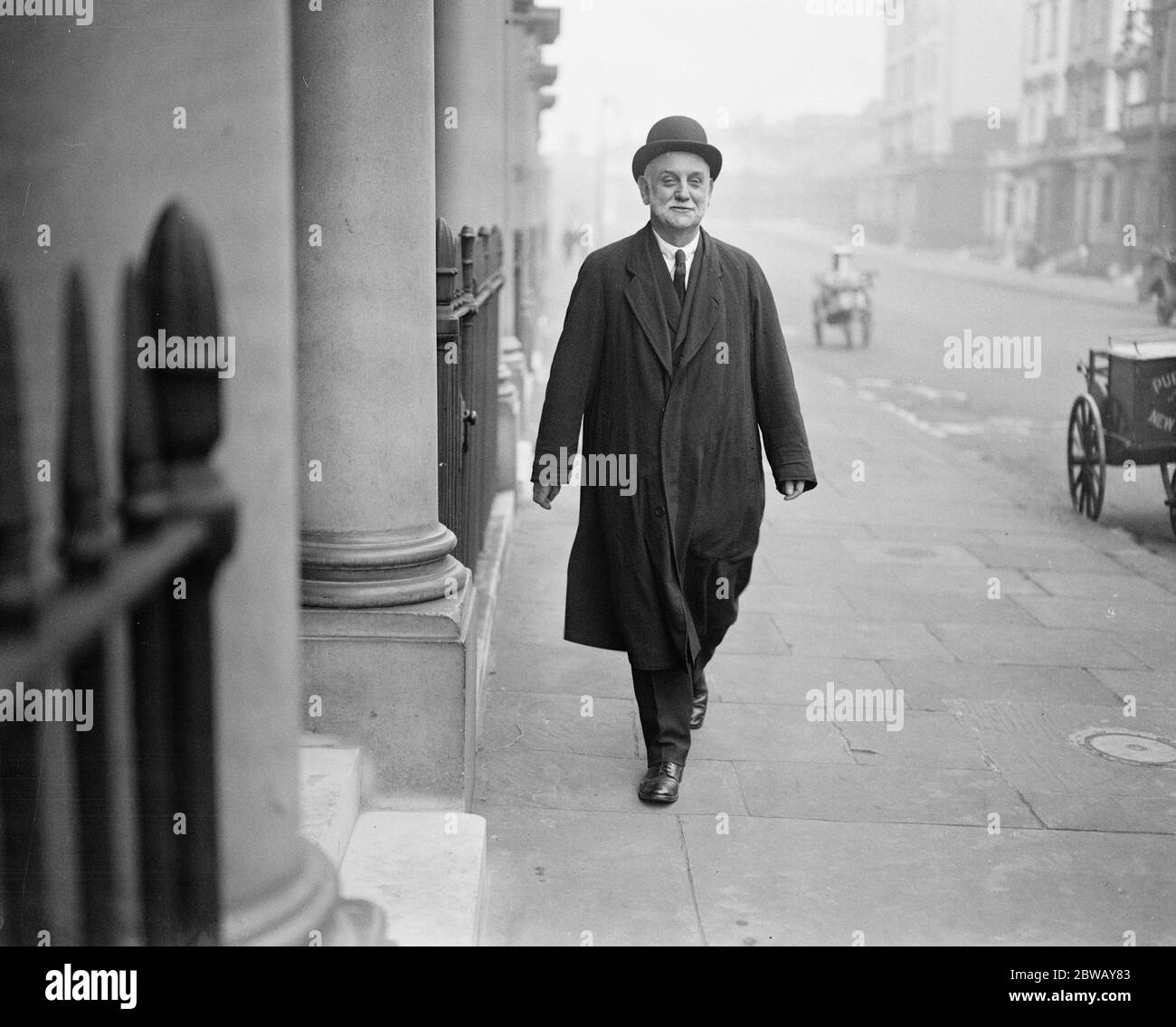 Labours Election Programme Committee held at Eccleston Square Mr George Lansbury arriving 24 October 1922 Stock Photo