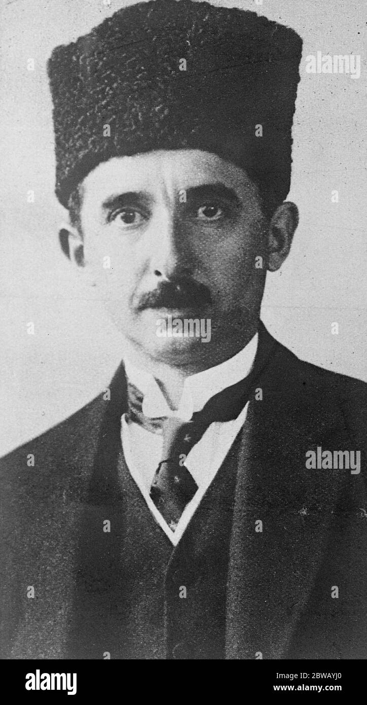 Ismet Pasha . General Ismet Pasha , the Turkish Foreign Minister and chief Turkish delegate at the Lausanne Conference , who refused to try his luck at a Swiss skiing meeting saying that he would stick to his own profession , which was less dangerous . 12 January 1923 Stock Photo