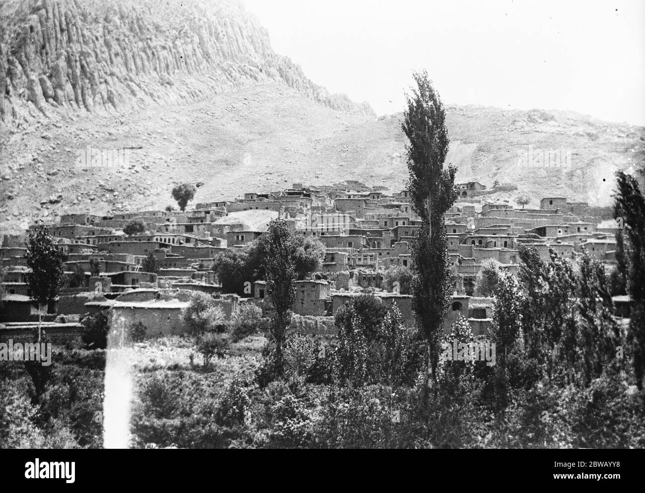 Karind ( or Kerind ) Persia Iraq near the Mesopotamian frontier , where several hundred women and children , the wives and families of officers and men of the Mesopotamian Expeditionary Force ( 1920 ) are stationed in the summer 31 August 1920 Stock Photo