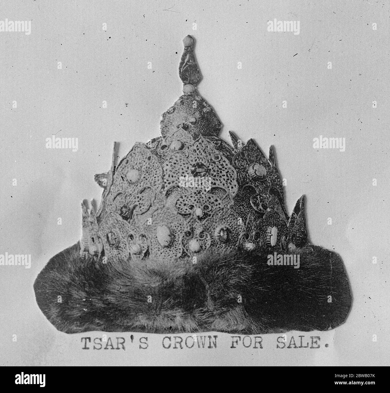 Russian Crown Jewels for Sale It is reported that the Soviet Goverment proposes to sell the crowns of the former Imperial family which are guarded at the Kremlin . They are valued at £ 70 000 000 19 July 1922 Stock Photo