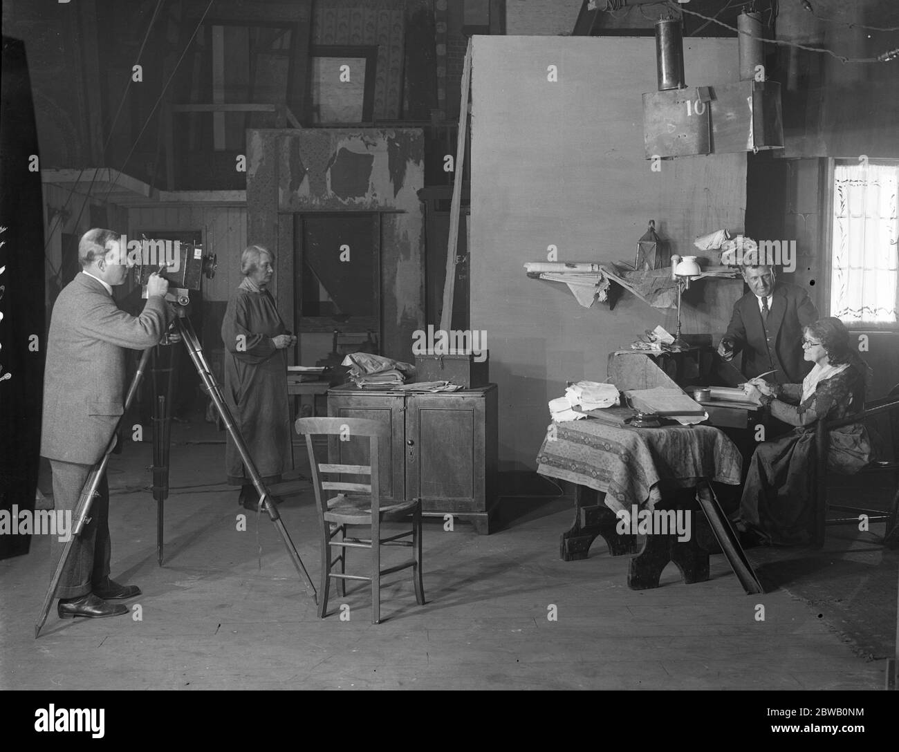 Filming Ibsen ' s ' Pillars of Society ' . The cast includes Ellen Terry . 1920 Stock Photo