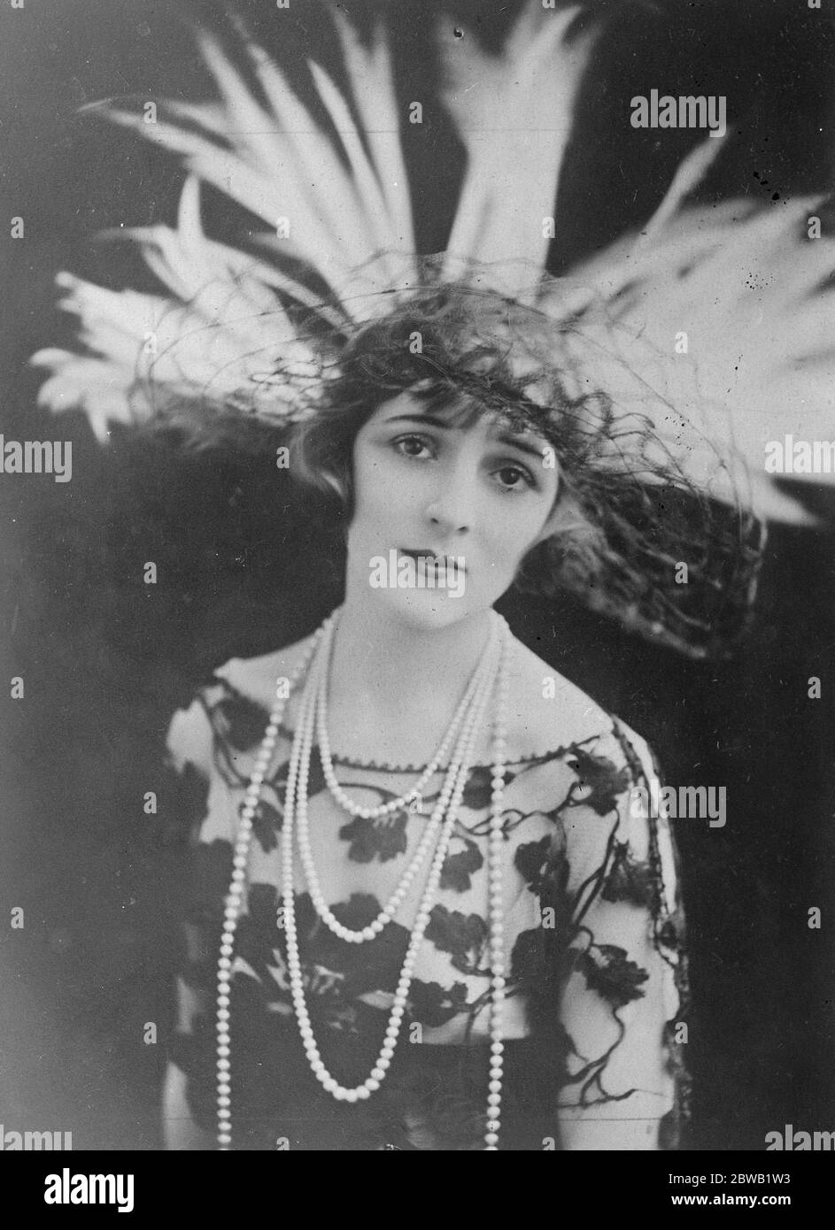 Miss Irene Russell ( Actress ) 19 February 1923 Stock Photo