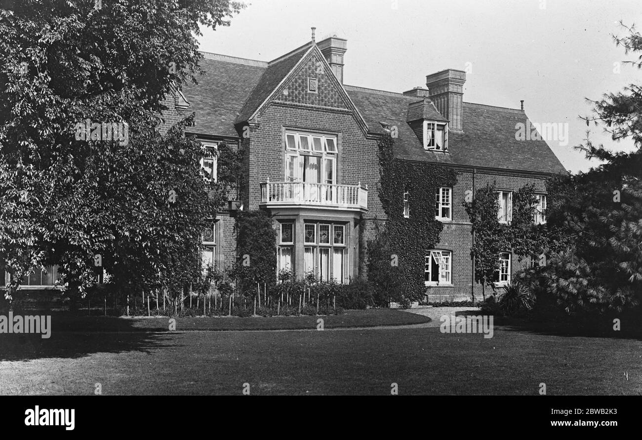 Southacre to be the residence of Prince Albert and Prince Harry when they go to Cambridge 11 September 1919 Stock Photo