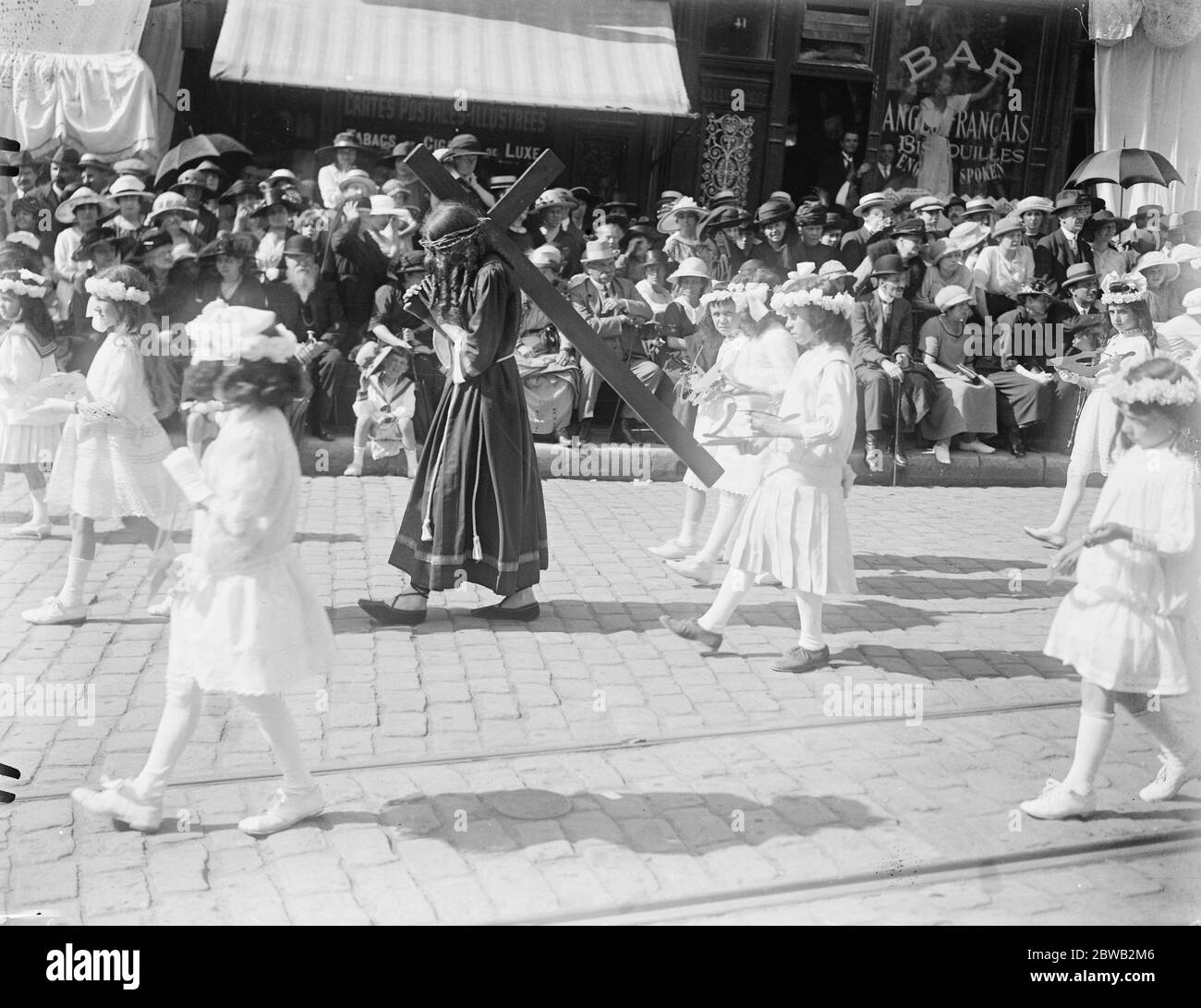 Boulogne France , Procession of our lady of Boulogne Carrying the cross of Calvary in the procession 28 August 1922 Stock Photo