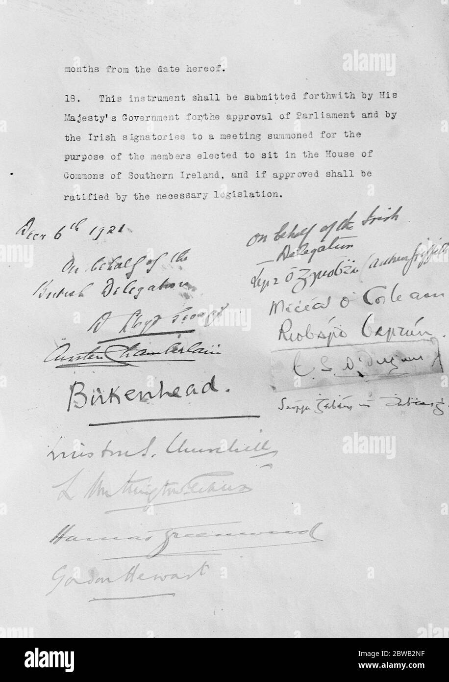 The signatures of the historic agreements between the government and Sinn Fein The last page of the historic agreement between the goverment and Sinn Fein December 6 1921 Signatories David Lloyd George Austen Chamberlain Birkenhead Winston Churchill L Worthington-Evans Hammar Greenwood Gordon Hewart Arthur Griffiths Michael Collins Robert Barton Eamon Duggan George Gavan Duffy Stock Photo