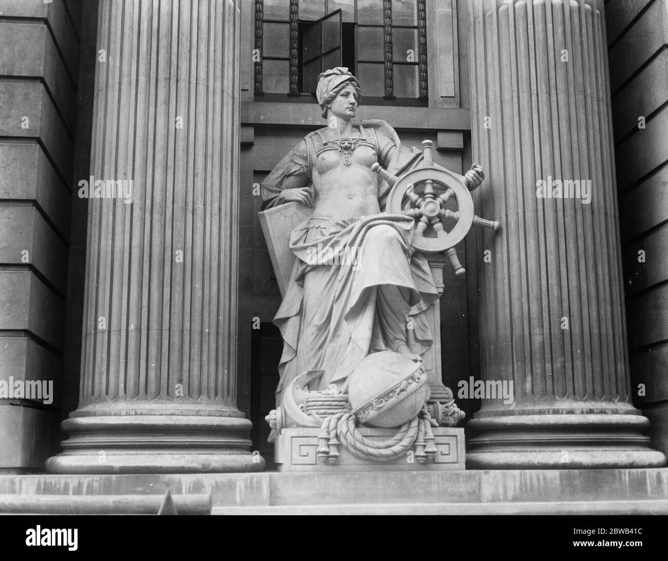 New Port of London Authority Building Navigation ( Sculpture ) 1922 Stock Photo
