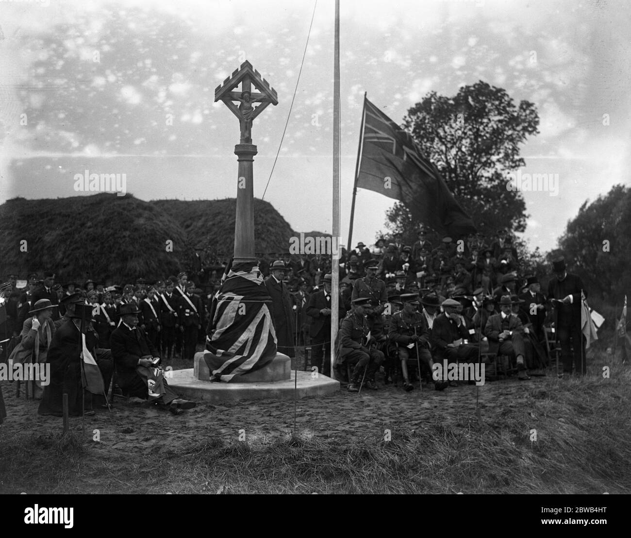 General Sir William Robertson , ( seated by the flagstaff ) Chief of the Imperial General Staff , unveils a village war cross at Dalderby , Lincolnshire . This village has sent the largest percentage of men to the army of any village in the country . 4 October 1916 Stock Photo