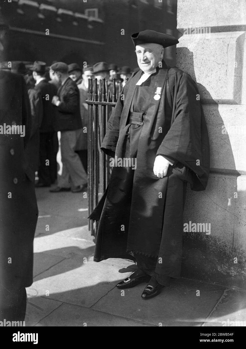 Arriving at the Levee at St James ' s Palace ; the Reverend E Stogdon , rural dean and vicar of Harrow . 3 March 1938 Stock Photo
