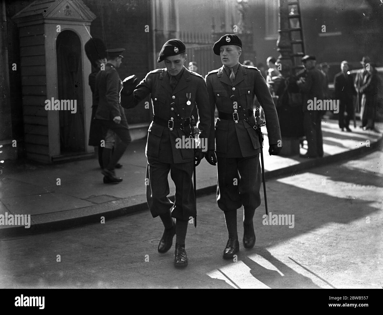 Arriving at the Levee at St James ' s Palace , London ; Lieutenant Shirley - Price and Lieutenant R Ward from the Tank Corps . 3 March 1938 Stock Photo
