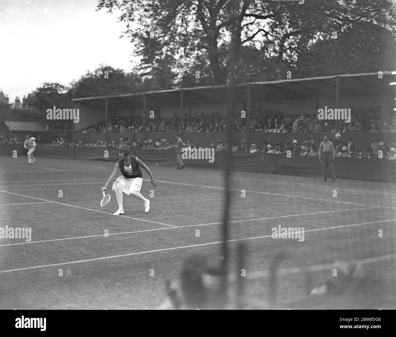 Spectators tennis court hires stock photography and images Alamy