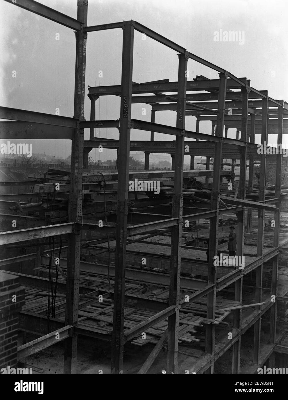 Girder work in a modern building . The new College Hall , University of London , Malet Street , Tottenham Court Road . 20 October 1931 Stock Photo