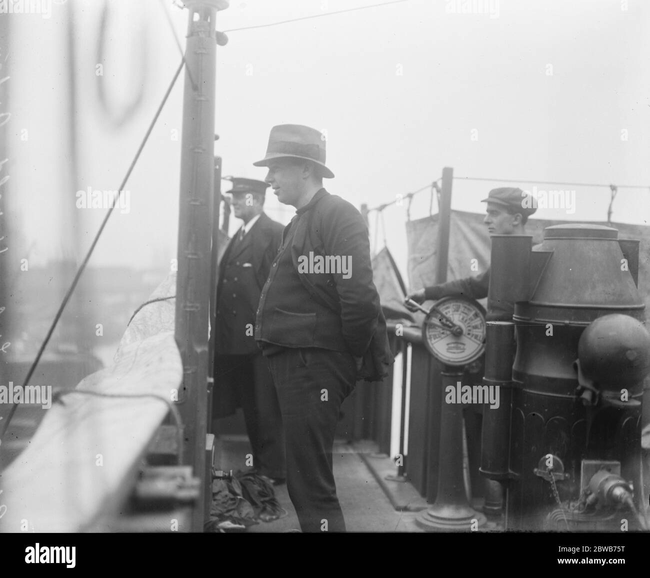 Q  boat secrets revealed . Lieut Commander Harold Auten , VC , DSO , Commander of the ' Mystery Ship '  Suffolk Coast  . 1919 Stock Photo