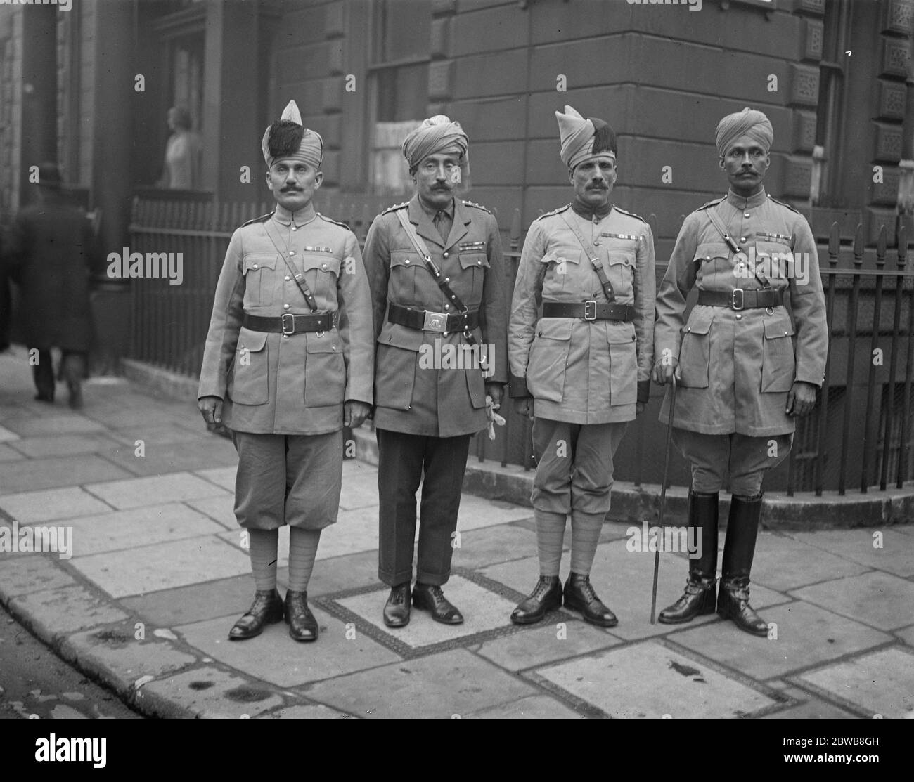 The King 's new Indian Army orderlies arrive in London . The King 's new Indian Army Orderlies photographed at their headquarters on arriving in London . Subadar Major Amin Gul , 2/14th Punjab Regiment . Risaldar Zardad Khan , IDSM , 10th Queen Victoria 's Own Corps of Guides Cavalry . Subadar Yar Ghulam , 4/13th Frontier Force Rifles . Risaldar Major Amir Muhammad Khan , Bahadur , IDSM , OBI , 3rd Cavalry . 4 April 1924 Stock Photo