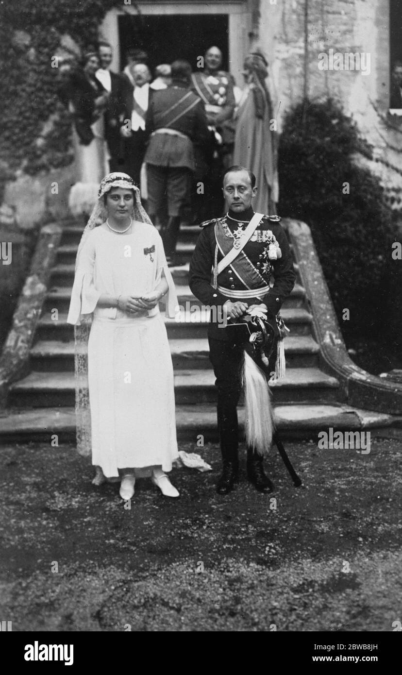 Ex - Kaiser ' s nephew married . The wedding took place at Schloss Salum , near the Bodensee , of the ex - Kaiser ' s nephew , Prince Friedrich Karl of Hesse and the only daughter of Prince Max of Baden . 20 September 1924 Stock Photo