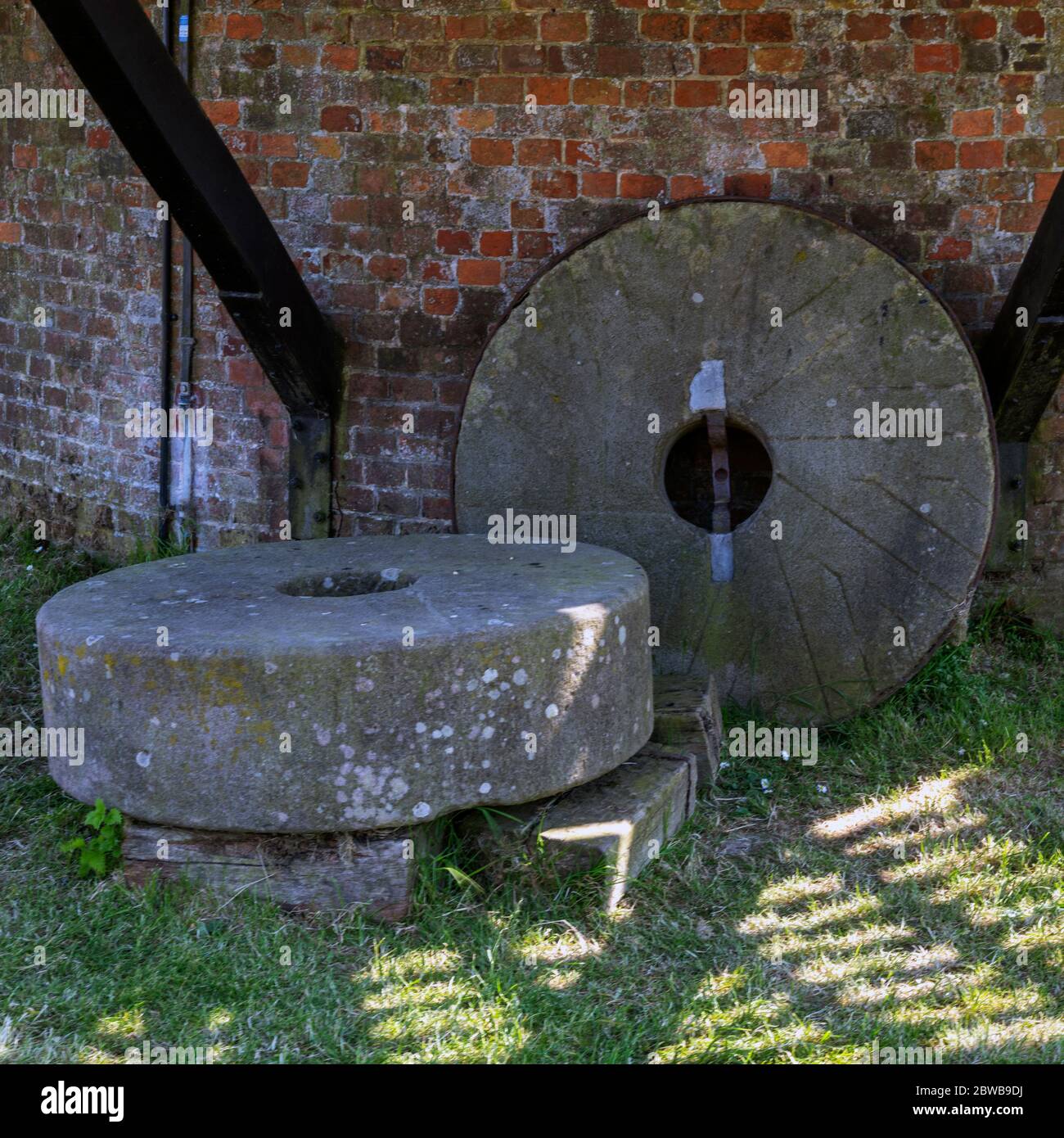 Grinding stones hires stock photography and images Alamy