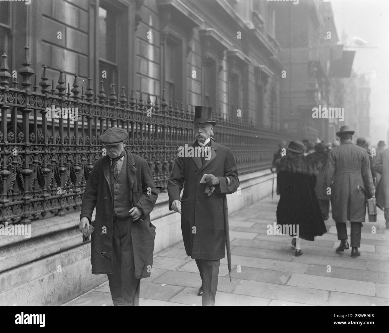 Private view day at the Royal Academy . Marquess of Huntley . 2 May 1924 Stock Photo