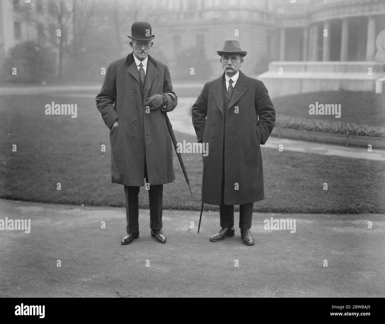 First meeting of Irish Free State Senate in Dublin . Left to right : Rt Hon H G Burgess and Mr James Moran arriving . 12 December 1922 Stock Photo