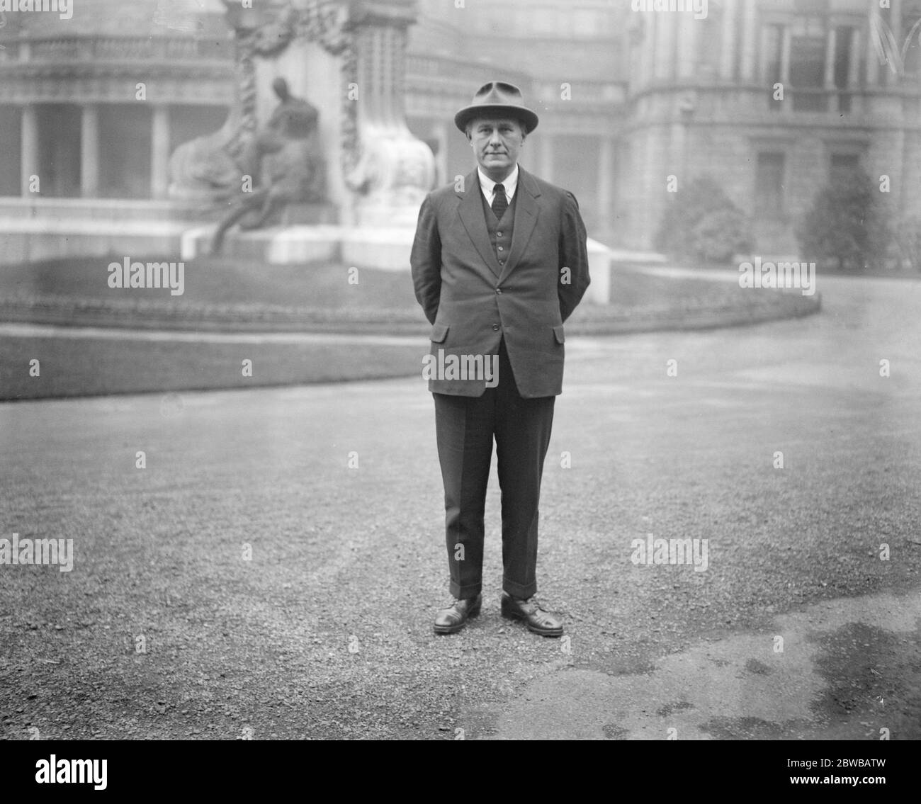 First meeting of Irish Free State Senate in Dublin . Dr O'Sullivan arriving . 12 December 1922 Stock Photo
