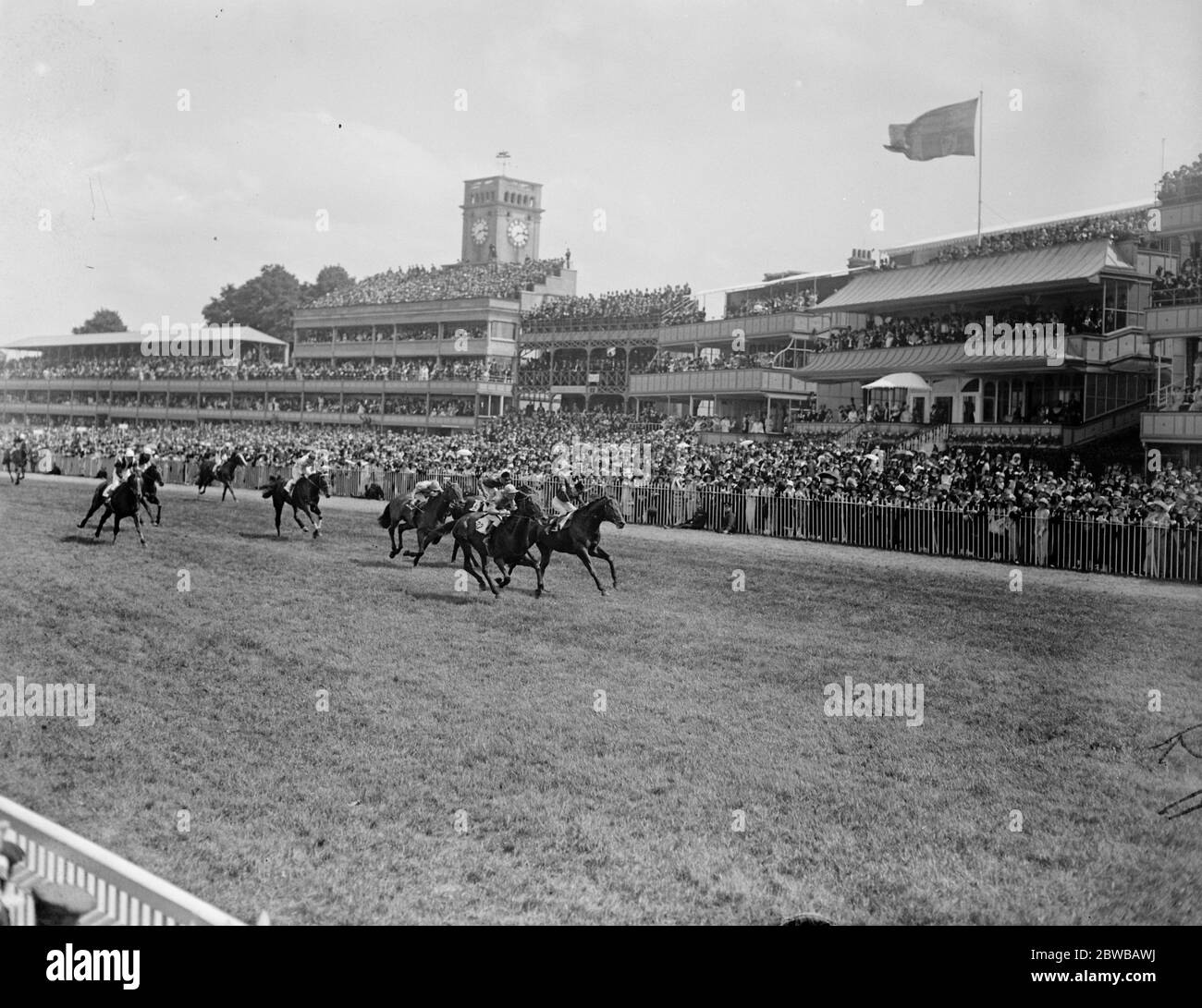 The finish of the Royal Hunt Cup at Ascot . The outsider , Mrs R R Jeffrey 's  Dinkie  ridden by W Alford winning the Royal Hunt Cup with His Majesty 's  Weathervane  second and  Twelve Pointer  third . 18 June 1924 Stock Photo
