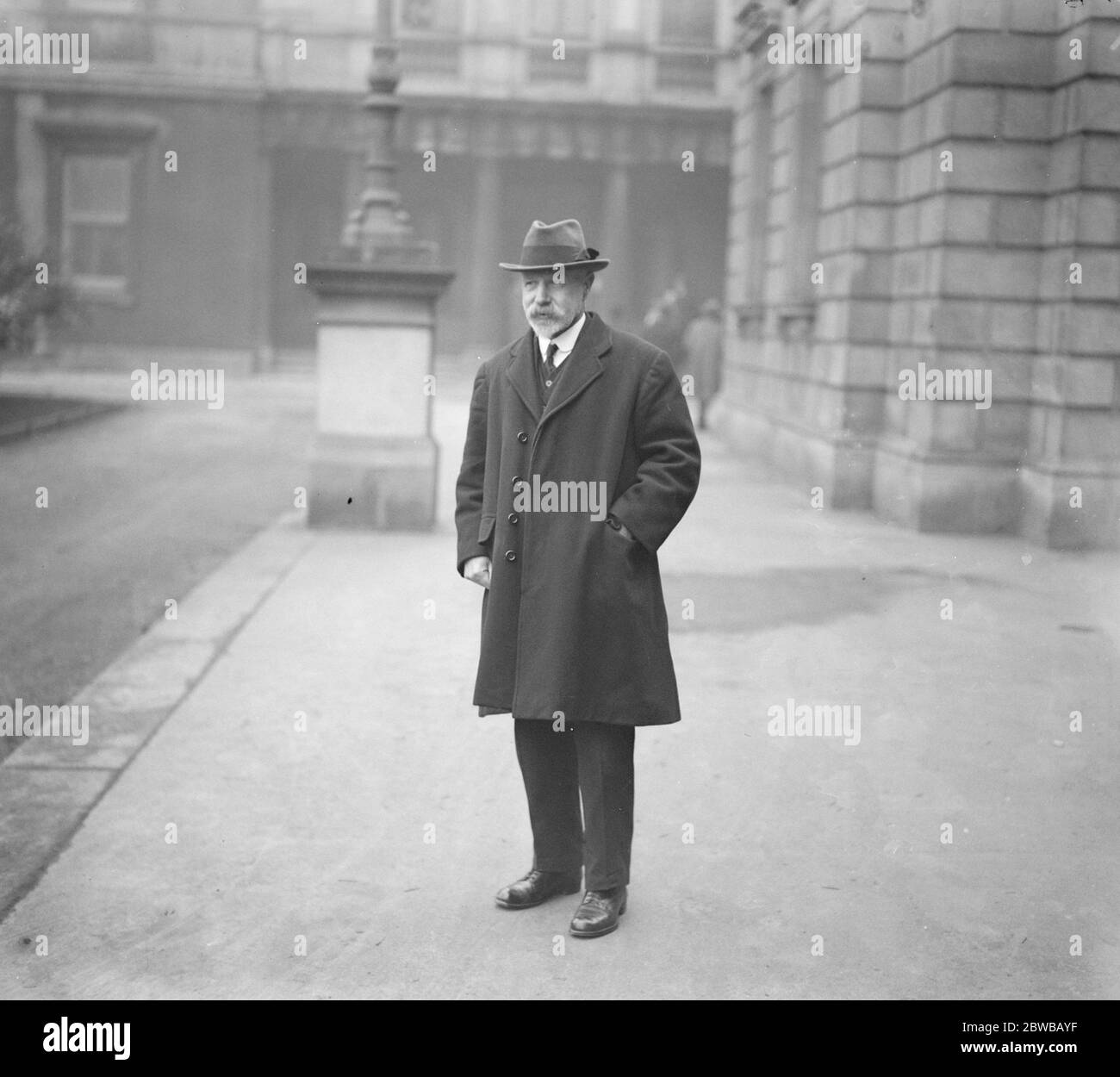 First meeting of Irish Free State Senate in Dublin . Mr Thomas Linehan arriving . 12 December 1922 Stock Photo