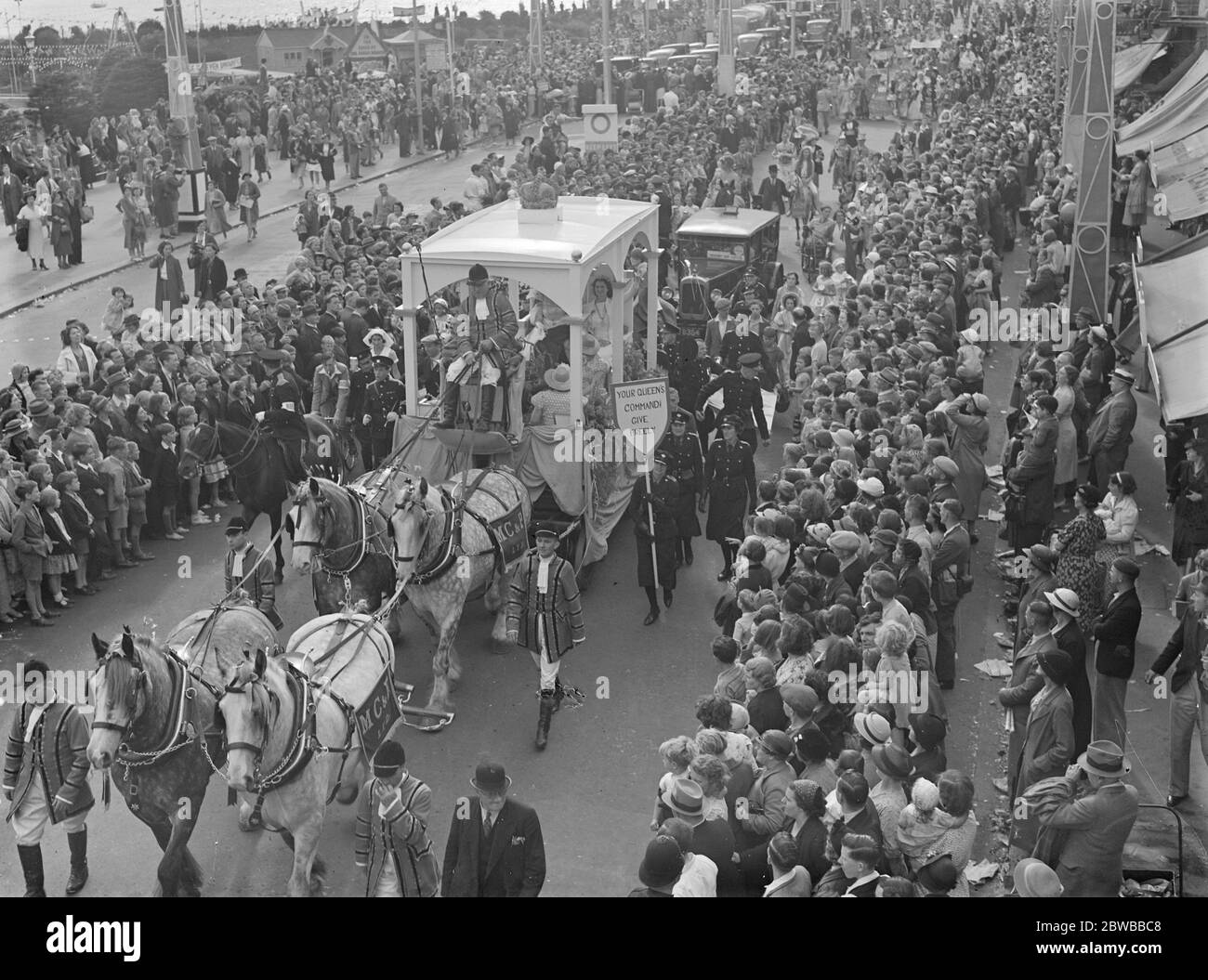 the-procession-of-the-southend-on-sea-carnival-stock-photo-alamy