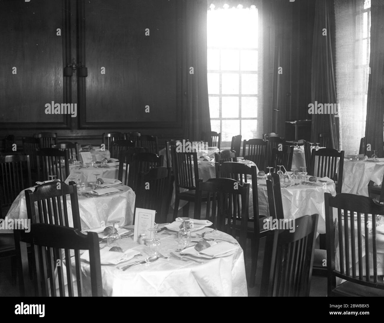 The Forum Club , 6 Grosvenor Place , London . The dining room . Stock Photo