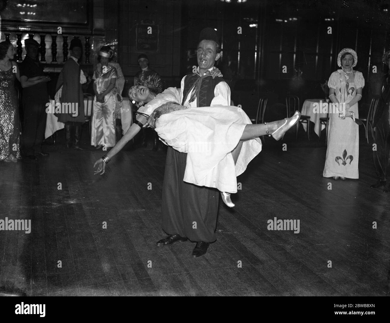 London sketch club dance at the Wharncliffe rooms . 1934 Stock Photo