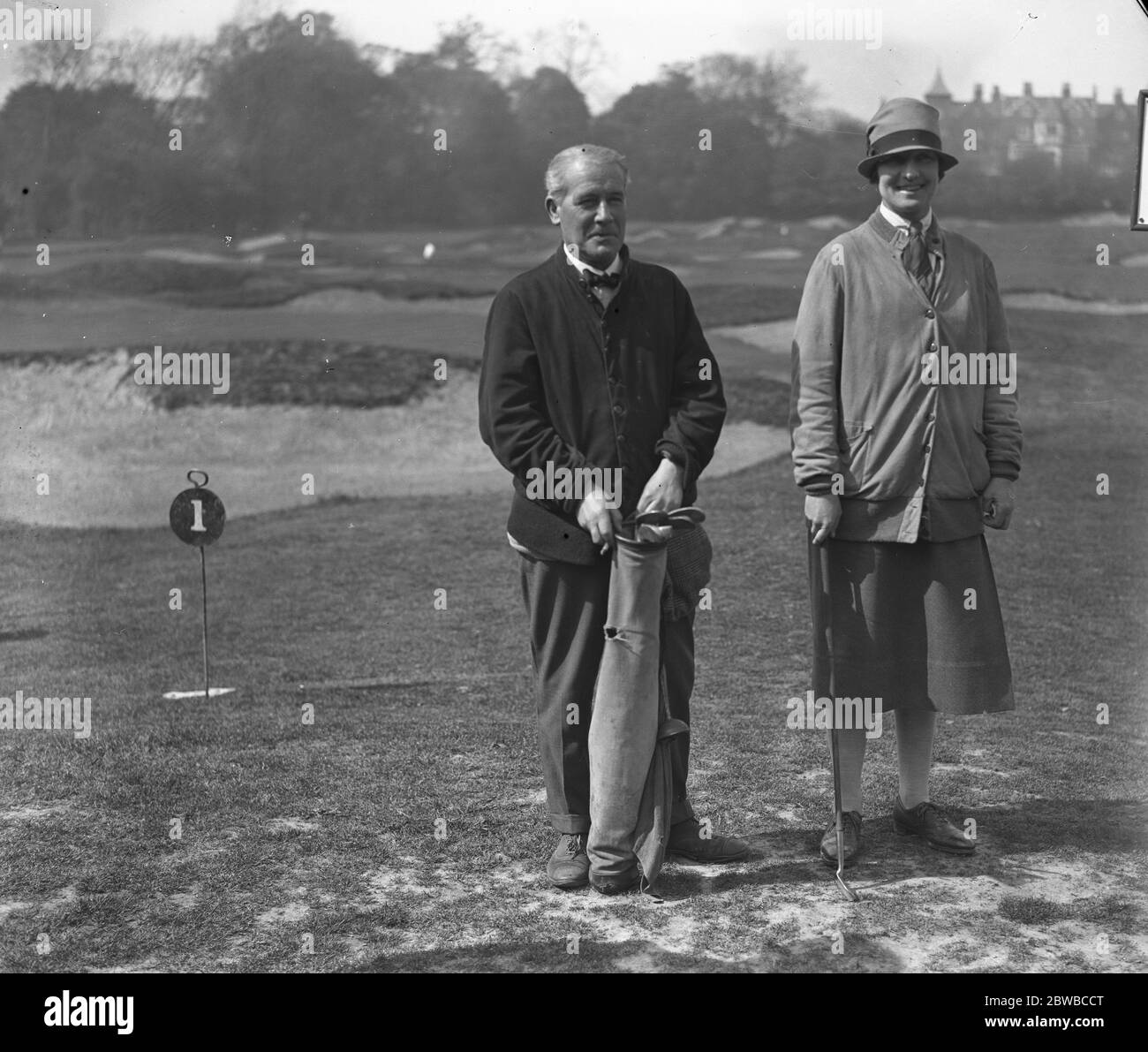 Ladies V Men at the all weather golf club , Kensington Mr Harold Hilton and Miss Cecil Leitch Stock Photo
