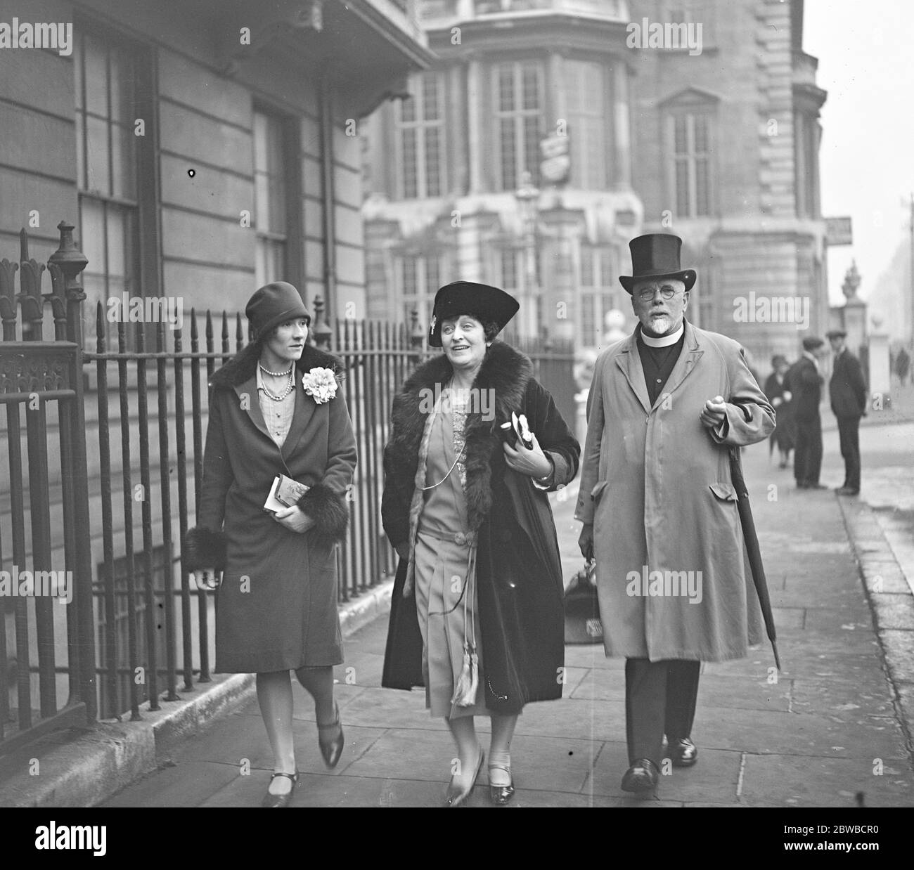 Guests arriving for the Roper Curzon , Whitaker wedding . Mlle Bernard , Mrs and the Reverend R H Hodgson . 19 October 1927 Stock Photo