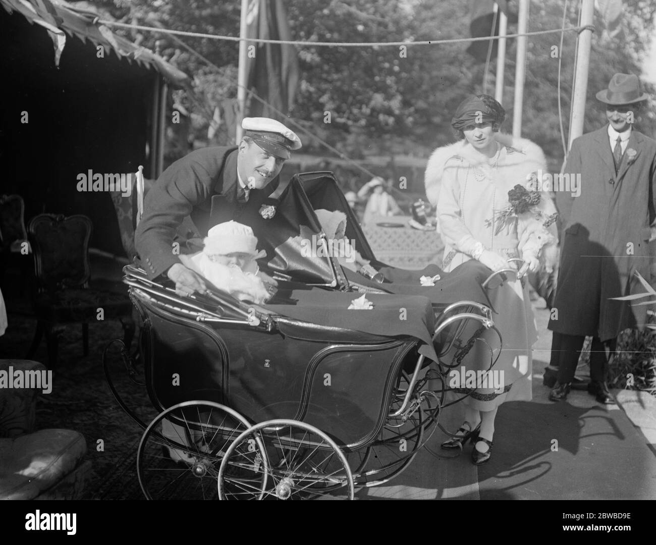 Marquess of Anglesey ' s tenants and the Anglesey twins The twin son and daughter of Lord and Lady Anglesey presented with gifts at Plas Newydd of Wales . 22 September 1923 Stock Photo