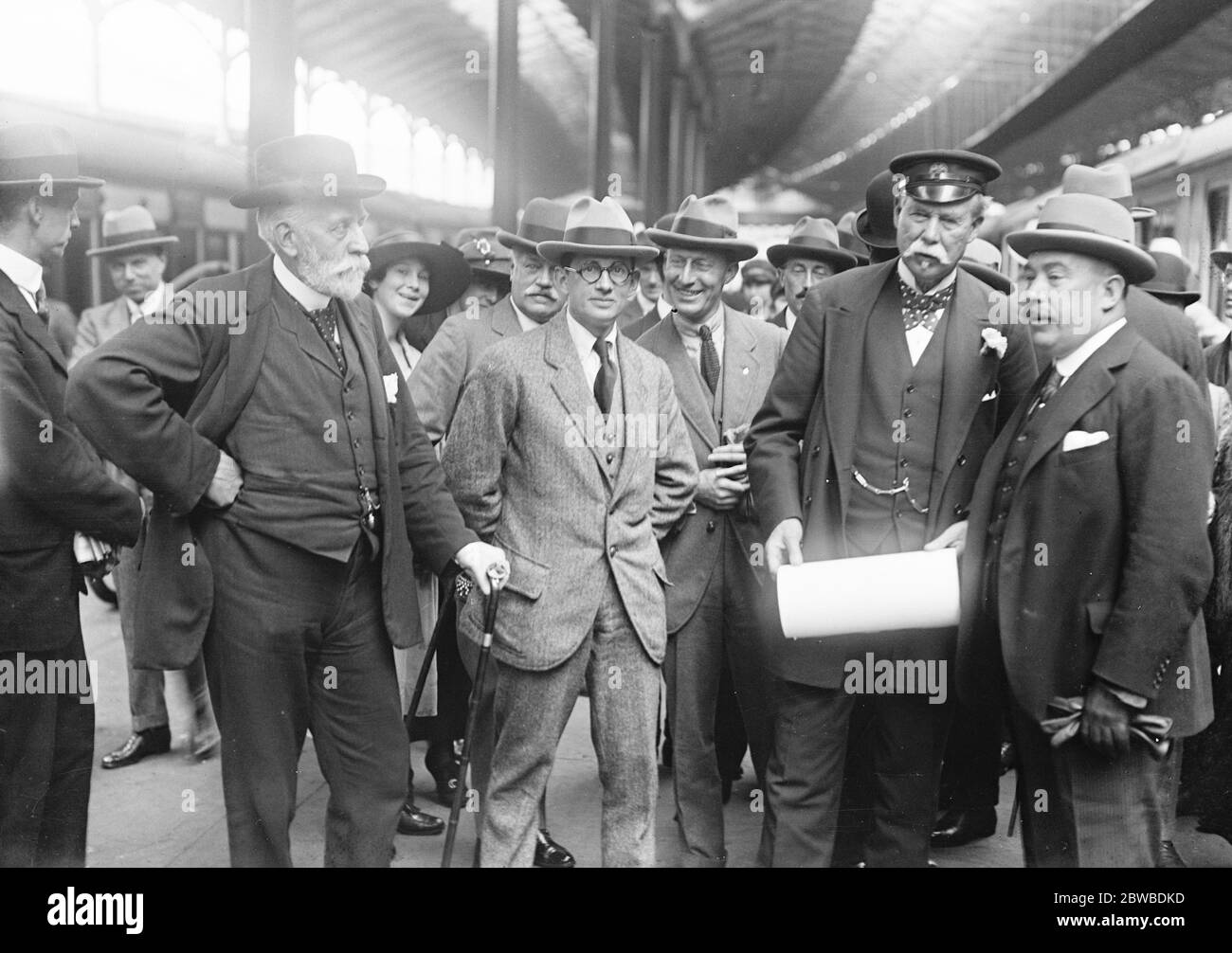 Sir Thomas Lipton leaves Euston for America 11 June 1920 Stock Photo