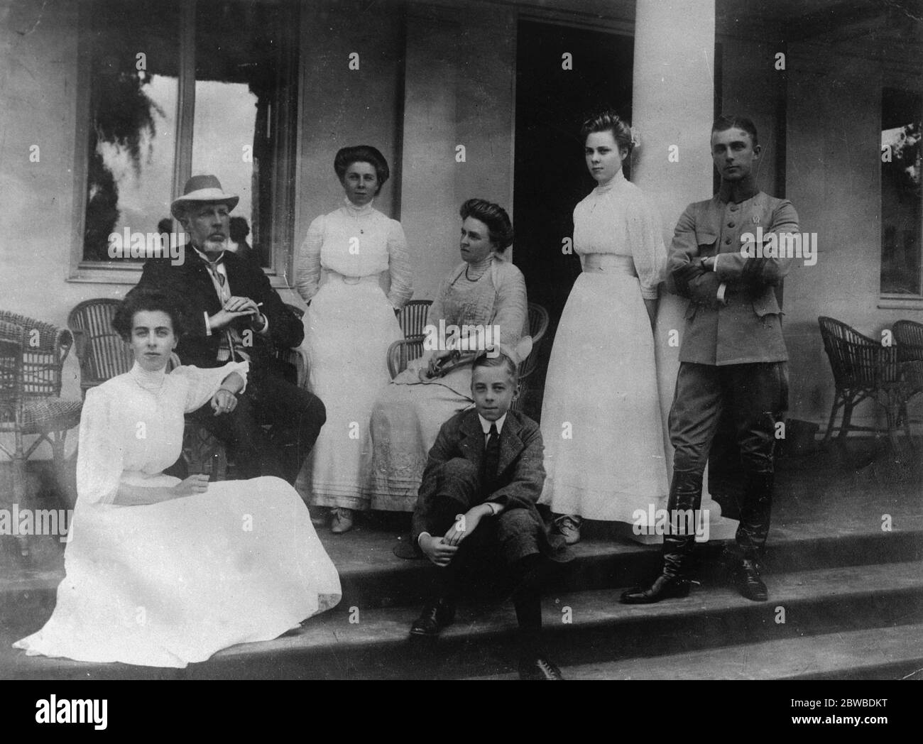 King of Sweden 's niece as a factory girl . Countess Elsa von Wisborg ( second figure from right ) , niece of the King of Sweden , who is working in a Chicago factory for a wage of four guineas a week . Her work consists of cutting hides preliminary to their manufacture into shoes . 28 July 1924 Stock Photo