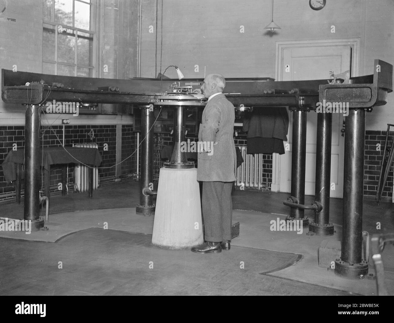 At the National Physical Laboratory , Teddington . Testing admiralty sextants . Stock Photo