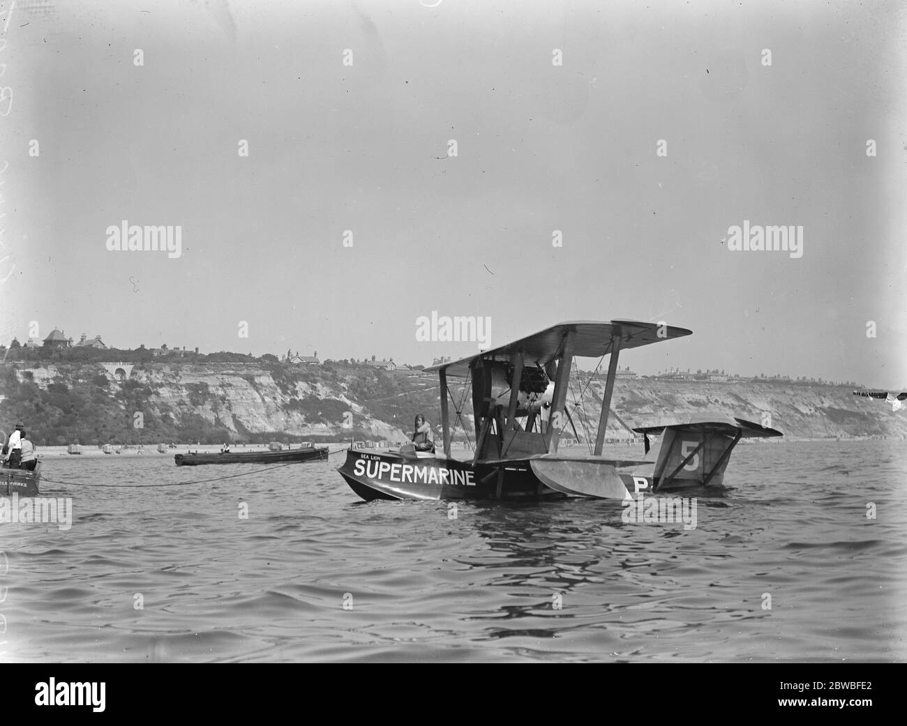 First International Seaplane Race at Bournemouth Squadron Commander B D Hobbs D S O , D F C ( Great Britain ) on a Supermarine seaplane 11 September 1919 Stock Photo