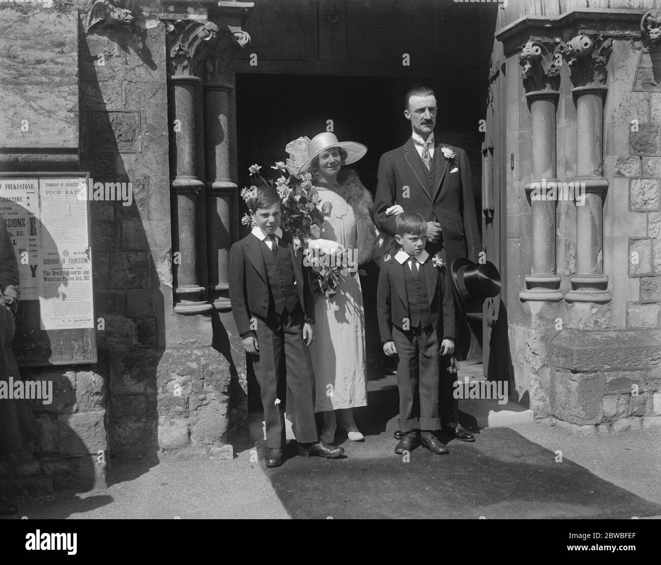 Wedding Major Frank Marsham of the 3rd Dragoons the tallest Cavalry officer in the British Army and Mrs Cordy Simpson only daughter of Sir Fitzroy Maclean were married at Christ Church Folkestone on Wednesday  19 April 1922 Stock Photo