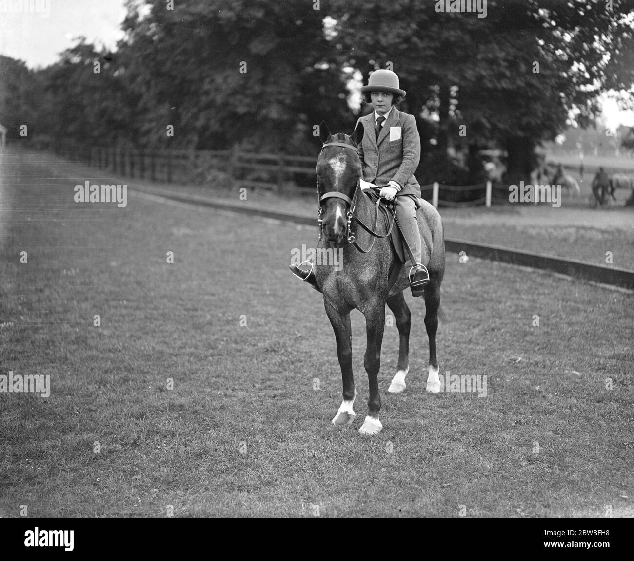 Ranelagh horse and pony show . Miss Rosalind Cubitt . 1930 Stock Photo