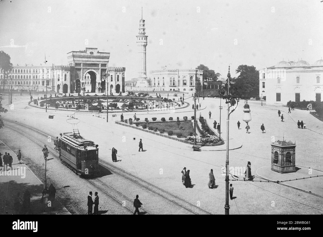 Constantinople on the coast of Turkey The Turkish War Office  27 November 1922 Stock Photo