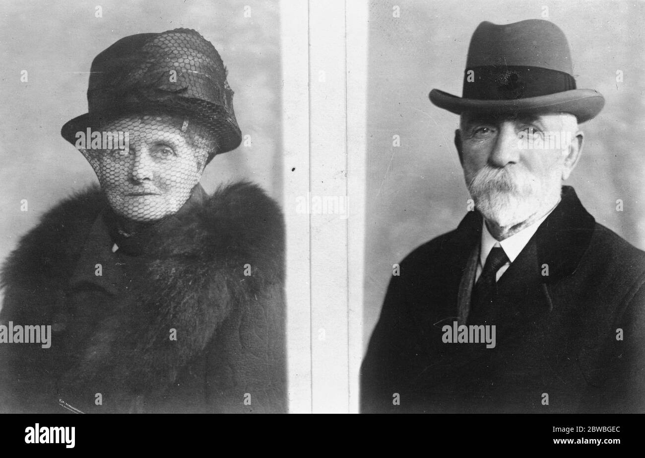 King and Queen of Hilbre Island Mr Lewis Jones who for 35 years was ' King ' of Hilbre Island and who , as Guardian of Liverpool shipping , saved 24 lives , has retired from nearly 50 years service under the Mersey Docks and Harbour Board 1 March 1924 Stock Photo