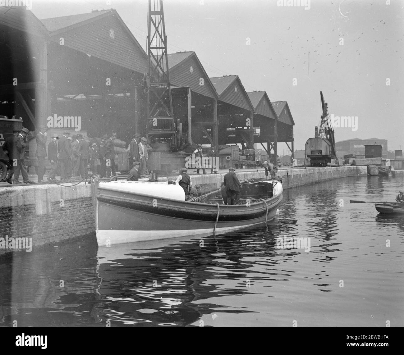 Demonstration of self righting lifeboat ( motor ) at West India Docks 12 June 1925 Stock Photo