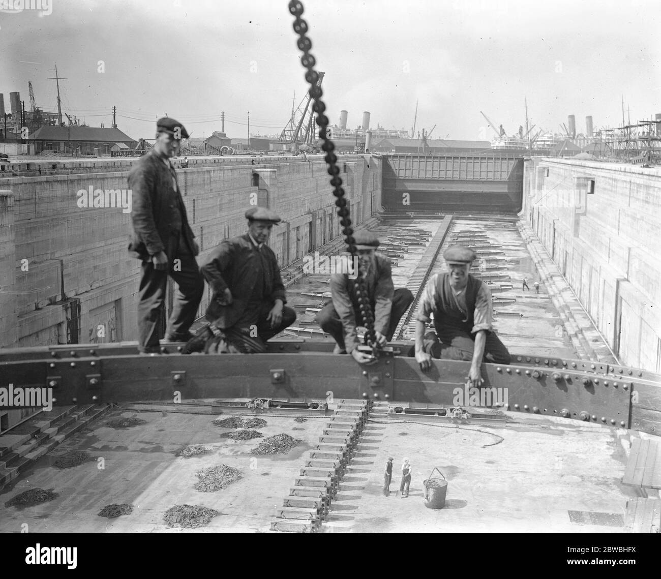 Largest dry dock Black and White Stock Photos & Images Alamy