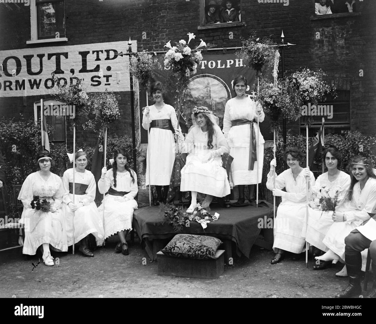 May Day celebrastions at St Botolph ' s Bishopsgate 21 June 1919 Stock Photo