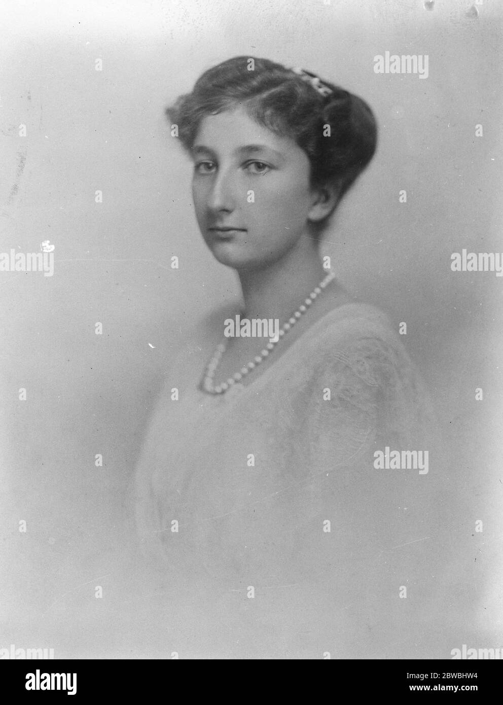 Royal Princess robbed of her pearls while on her honeymoon The Duchess Albrecht Eugene of Wurtemberg , younger daughter of ex king Ferdinand of Bulgaria , whose necklace ( seen here ) disappeared in mysterious circumstances whie she was travelling by train in Germany 14 February 1924 Stock Photo