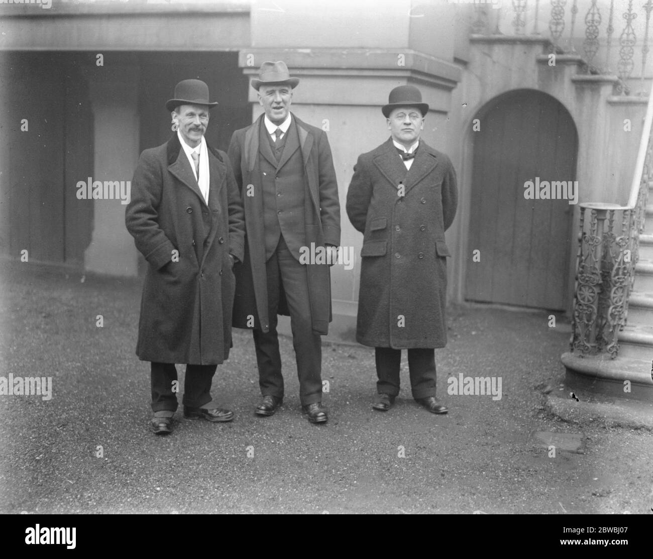 Irish Ministry Appointed ' Final ' ratification by Southern House The Unionist Members , left to right Professor Thrift , Sir James Craig , Mr E H Hilton  16 Jauary 1922 Stock Photo