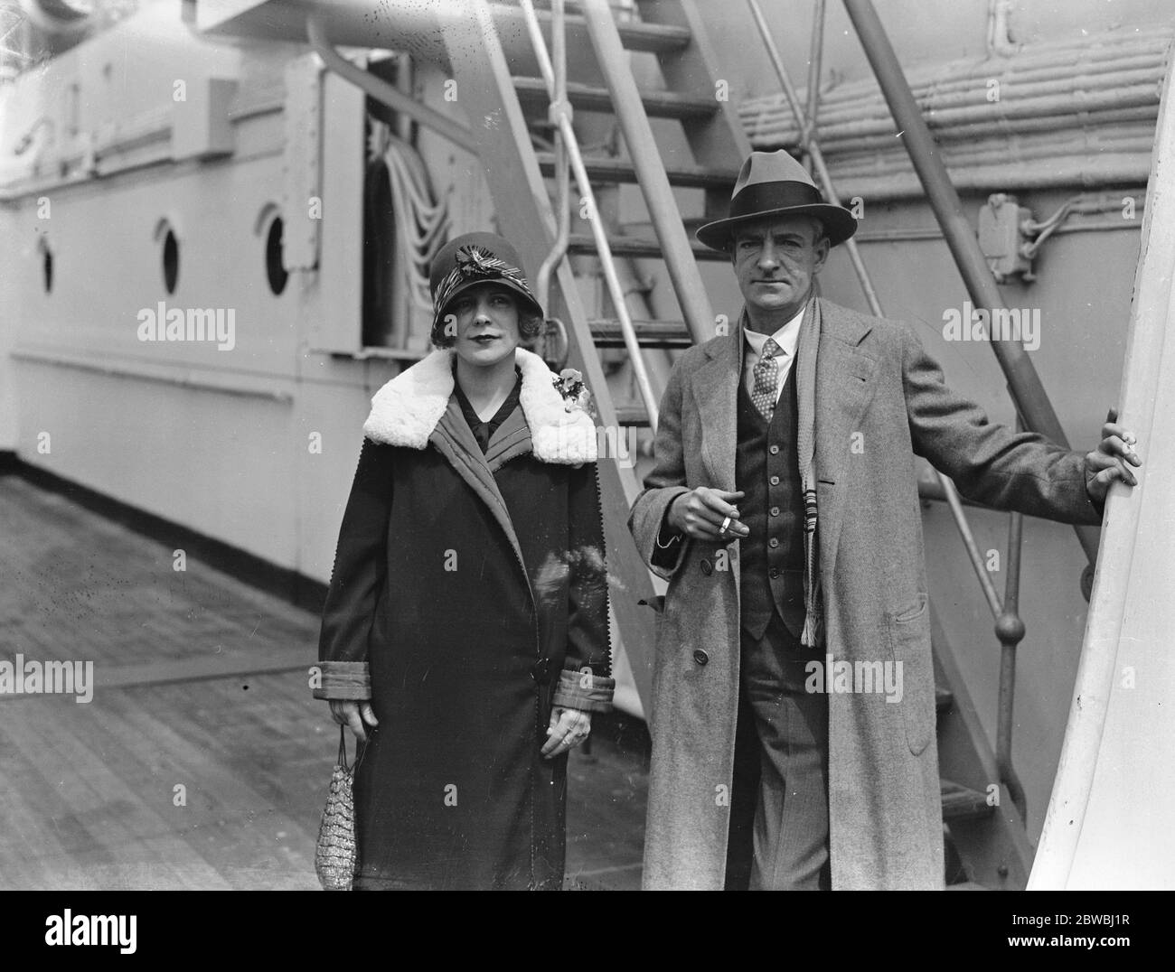SS Berengaria arrival at Southampton Mr Pat Sullivan ( creator of ' Felix the cat ' ) with Mrs Sullivan Stock Photo