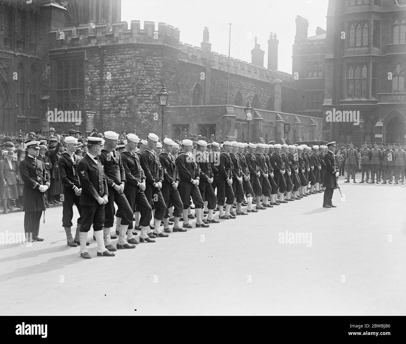 Zeppelin R 38 Memorial service to victims of Airship R 38 at Westminster Abbey . Men ...