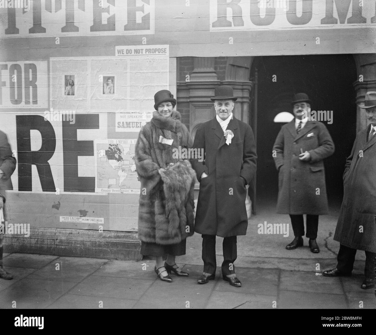 Sir Samuel and Lady Hoare at the Town Hall on Chelsea election polling day . 1924 Stock Photo