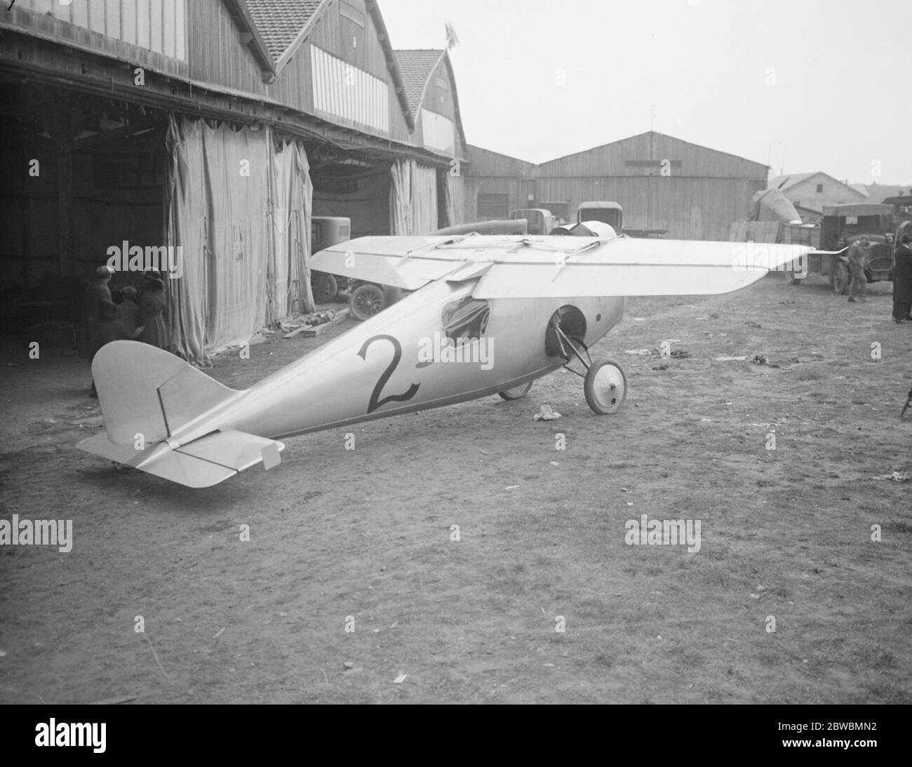 Wonderful Racing Monoplane The Dayton Wright machine . It has a 6 cylinder Mercedes engine and the small flying surface and high speed of the aeroplane make it a very difficult machine to land . The Dayton Wright machine 28 September 1920 Stock Photo