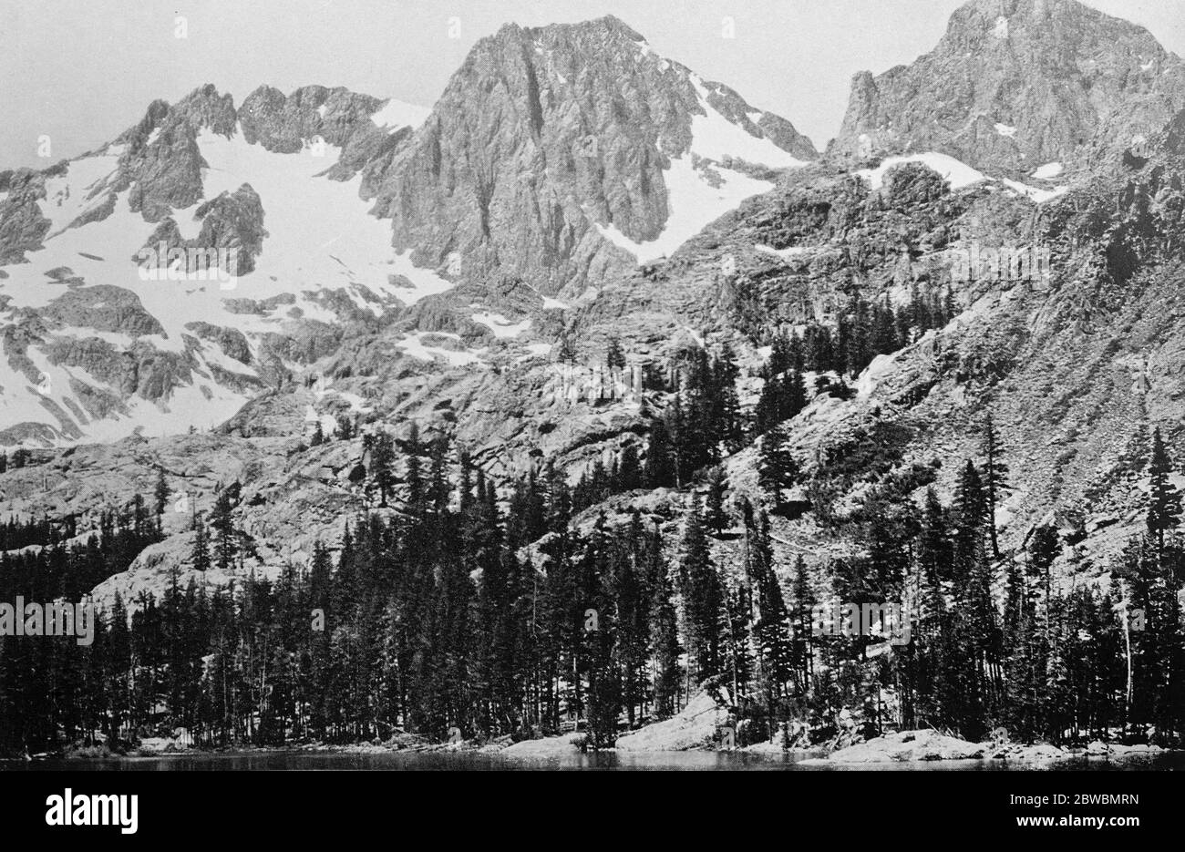 United States Only Volcano Wakes UP Lassens Peak California the United States only active volcano has undergone a twelve hour eruption apparently associated with the earthquakes , shocks and immense tidal waves just experianced in the southern Pacific . Lassen ' s Peak had previously been dormant for a year 6 February 1923 Stock Photo